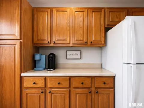 Kitchen - 916 Drayton St, Normal, IL 61761 photo 1 of 2