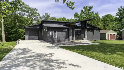 400 Peach St, Washington, IL 61571