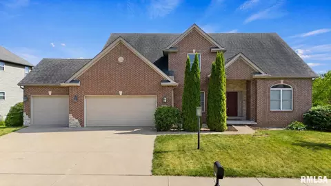 2922 W Wessex Dr, Peoria, IL 61615