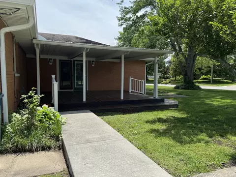 Exterior - 100 Belcher Dr, Anna, IL 62906 photo 3 of 7
