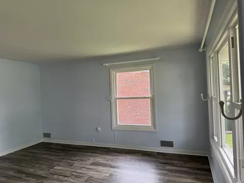 Living - 100 Belcher Dr, Anna, IL 62906 photo 1 of 6