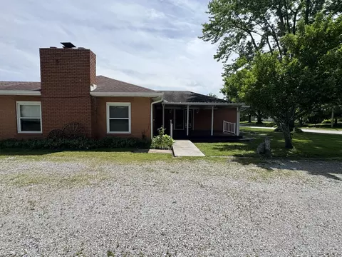 Exterior - 100 Belcher Dr, Anna, IL 62906 photo 4 of 7