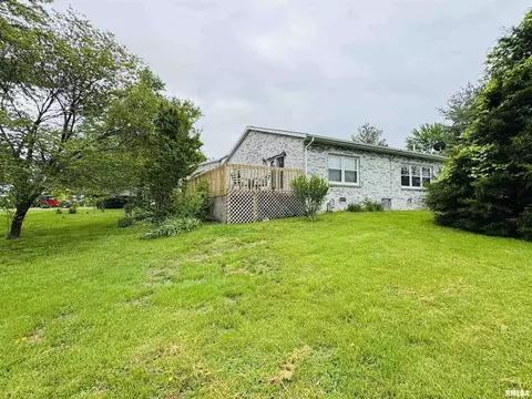 Exterior - 111 Stork St, Anna, IL 62906 photo 8 of 11