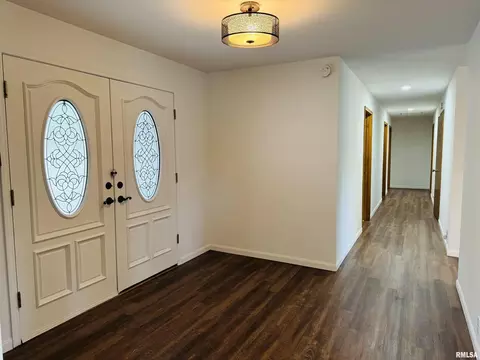 Entry Way - 111 Stork St, Anna, IL 62906 photo 2 of 2