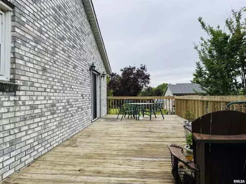 Exterior - 111 Stork St, Anna, IL 62906 photo 7 of 11