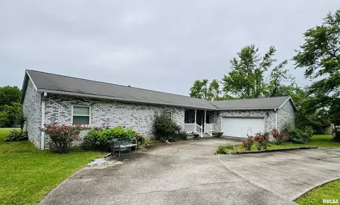 Exterior - 111 Stork St, Anna, IL 62906 photo 2 of 11