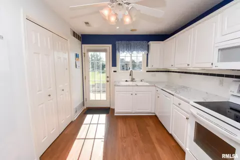 2003 W Jubilee Ln, Dunlap, IL 61525 photo 11