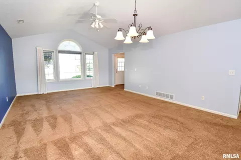 2003 W Jubilee Ln, Dunlap, IL 61525 photo 7