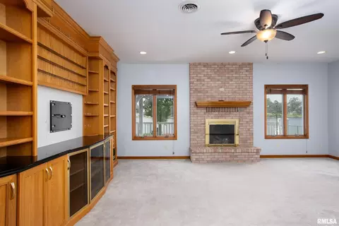 Living - 1535 Howard Rd, Marion, IL 62959 photo 3 of 3