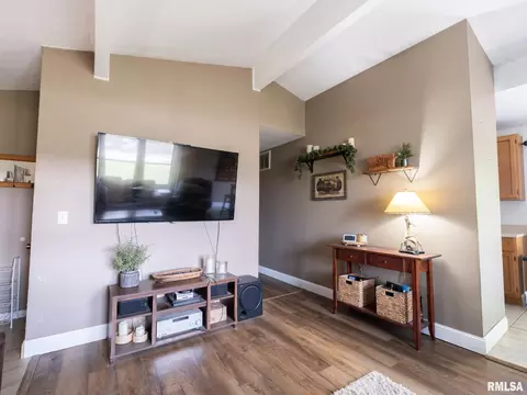 Entry Way - 1103 Eagle Ave, Washington, IL 61571 photo 1 of 1