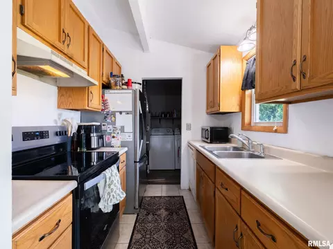Kitchen - 1103 Eagle Ave, Washington, IL 61571 photo 1 of 3