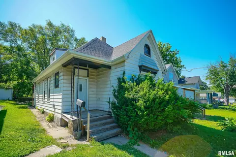 2121 N Bourland Ave, Peoria, IL 61604