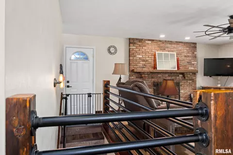 Entry Way - 21087 N 25 E Rd, Danvers, IL 61732 photo 1 of 1