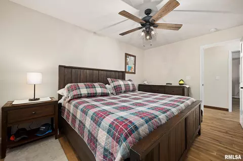 Bedroom - 21087 N 25 E Rd, Danvers, IL 61732 photo 3 of 4