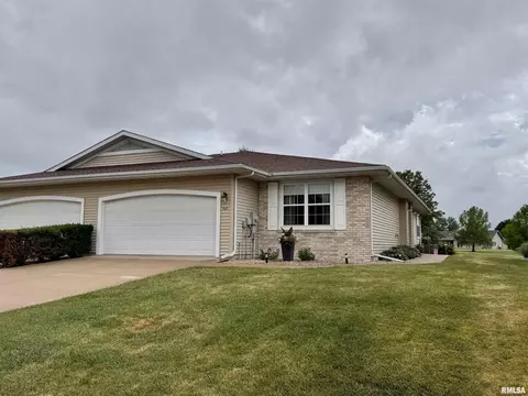 1123 Hawthorn Rdg, Macomb, IL 61455