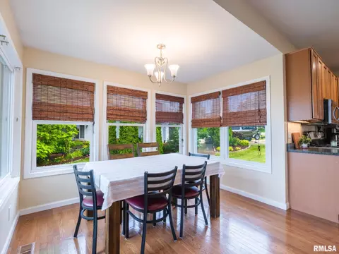 Dining - 4906 S Sir Lionel Ct, Mapleton, IL 61547 photo 2 of 2
