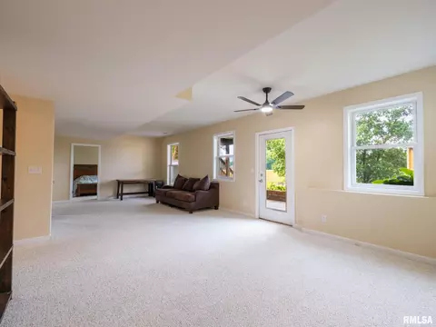 Living - 4906 S Sir Lionel Ct, Mapleton, IL 61547 photo 5 of 5