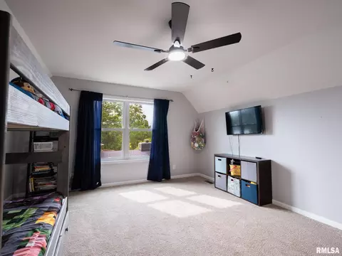 Bedroom - 4906 S Sir Lionel Ct, Mapleton, IL 61547 photo 6 of 10