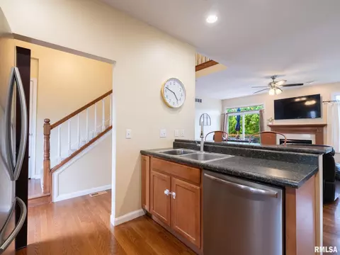 Kitchen - 4906 S Sir Lionel Ct, Mapleton, IL 61547 photo 3 of 5