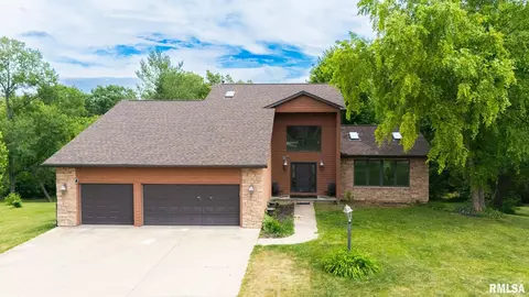 1318 Amanda Dr, Germantown Hills, IL 61548