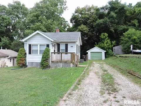 233 Riverview Dr, Creve Coeur, IL 61610