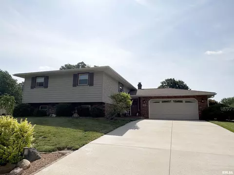 317 Arbor Vitae Dr, Germantown Hills, IL 61548