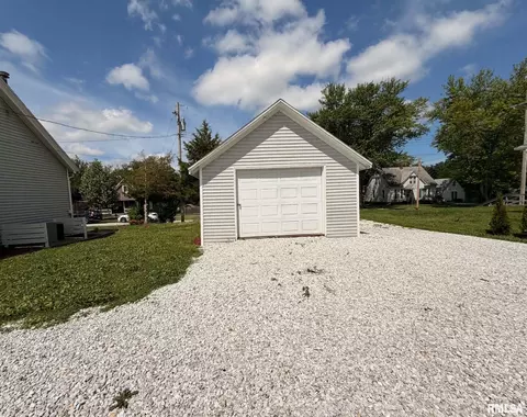 Other - 304 E Summit St, Macomb, IL 61455 photo 3 of 9