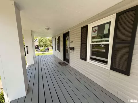 Exterior - 304 E Summit St, Macomb, IL 61455 photo 2 of 3
