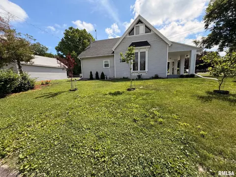 Exterior - 304 E Summit St, Macomb, IL 61455 photo 3 of 3