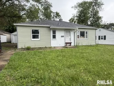 930 W Willow Ln, Peoria, IL 61614