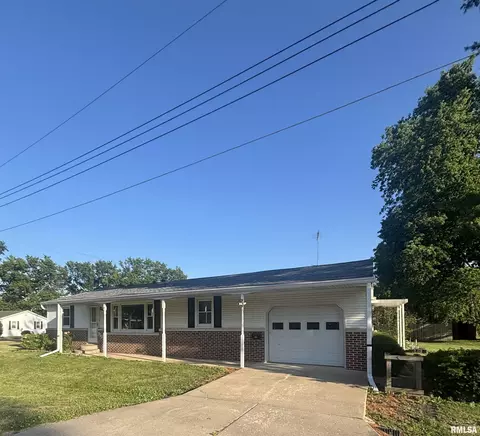 112 E Market St, Yates City, IL 61572