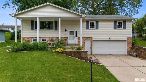 1612 W Teton Dr, Peoria, IL 61614