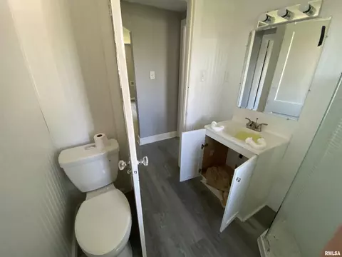 Bath - 26334 E Il Hwy 9 Hwy, Canton, IL 61520 photo 2 of 2