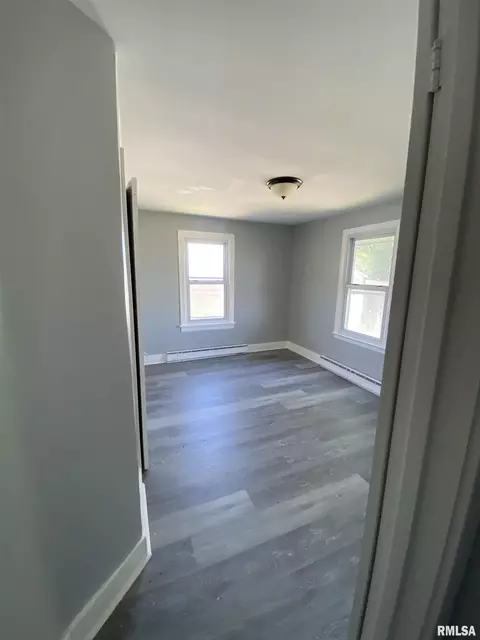 Bedroom - 26334 E Il Hwy 9 Hwy, Canton, IL 61520 photo 2 of 4