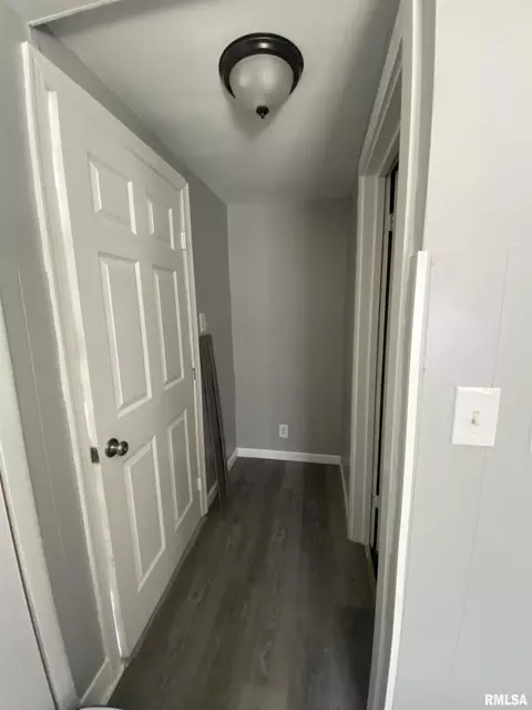 Entry Way - 26334 E Il Hwy 9 Hwy, Canton, IL 61520 photo 2 of 2
