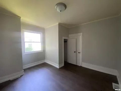 Bedroom - 624 E Maple St, Canton, IL 61520 photo 1 of 6