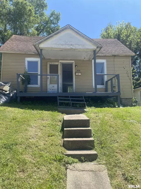 330 W Birch St, Canton, IL 61520