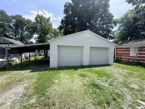 Exterior - 209 Douglas St, Anna, IL 62906 photo 7 of 9