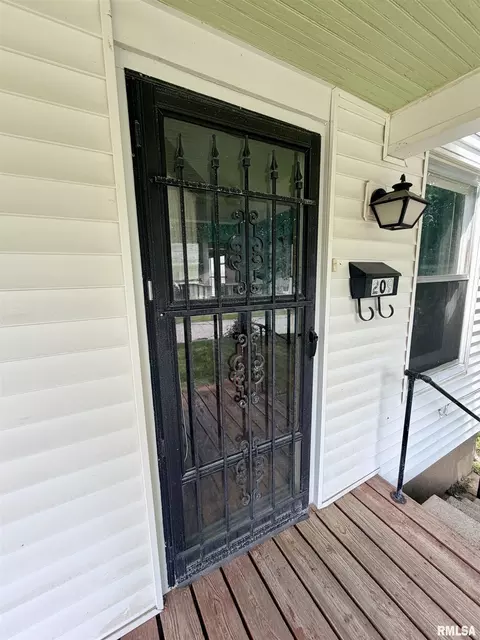 Exterior - 209 Douglas St, Anna, IL 62906 photo 8 of 9