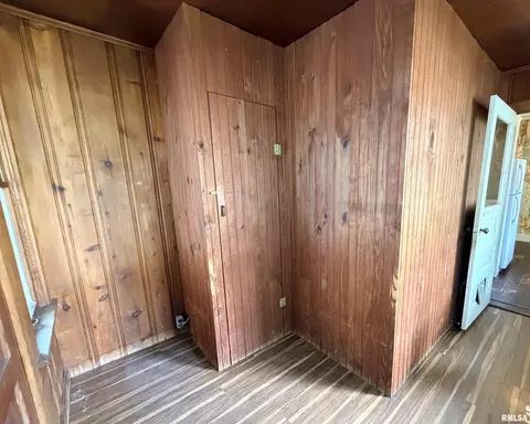 Entry Way - 209 Douglas St, Anna, IL 62906 photo 2 of 2