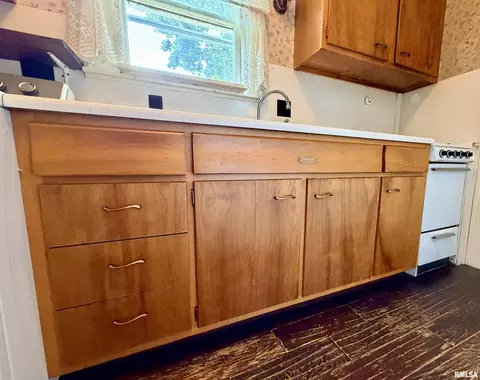 Kitchen - 209 Douglas St, Anna, IL 62906 photo 1 of 3