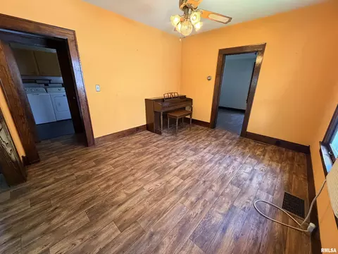 Other - 209 Douglas St, Anna, IL 62906 photo 3 of 9