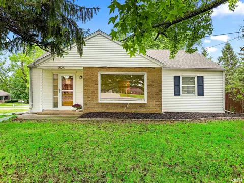 904 W Glen Ave, Peoria, IL 61614
