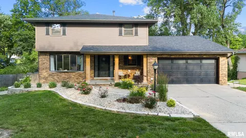4620 N Rosemead Dr, Peoria, IL 61614
