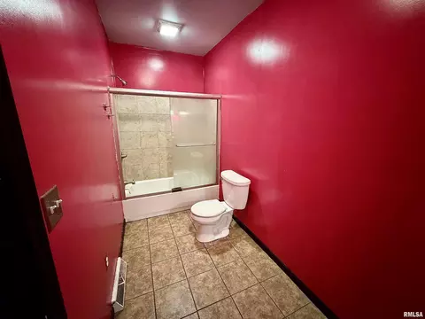 332 E Summit St, Macomb, IL 61455 photo 8