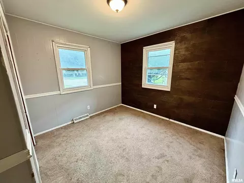 332 E Summit St, Macomb, IL 61455 photo 11