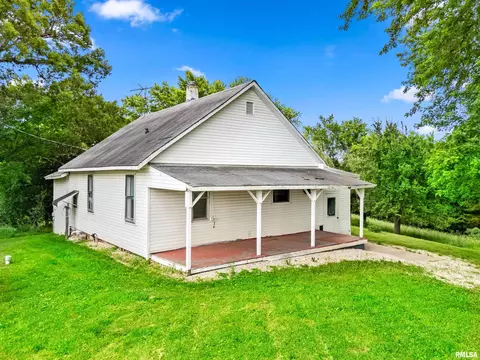 7021 Clauson Rd, Glasford, IL 61533