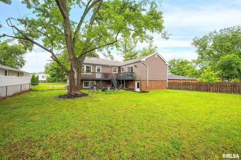 Exterior - 1020 E Madison St, Morton, IL 61550 photo 5 of 9