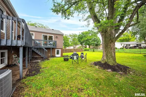 Exterior - 1020 E Madison St, Morton, IL 61550 photo 6 of 9
