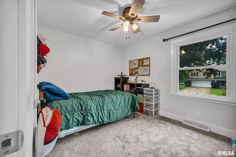 Bedroom - 1020 E Madison St, Morton, IL 61550 photo 6 of 7